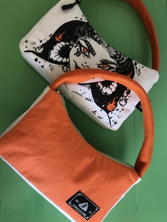 Upcycling x #Bardo - Baguette bags Fight Like a Girl en internet