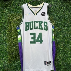 CAMISETA BUCKS 34 (BLANCA C/ VERDE) - REPLIC. EXACTA