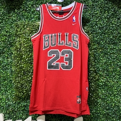 CAMISETA BULLS 23 ( ROJA CON NEGRO)- REPLIC. EXACTA