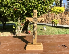 Crucifixo de mesa e parede - comprar online