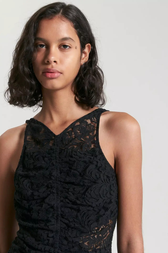 Maria deals cher vestidos