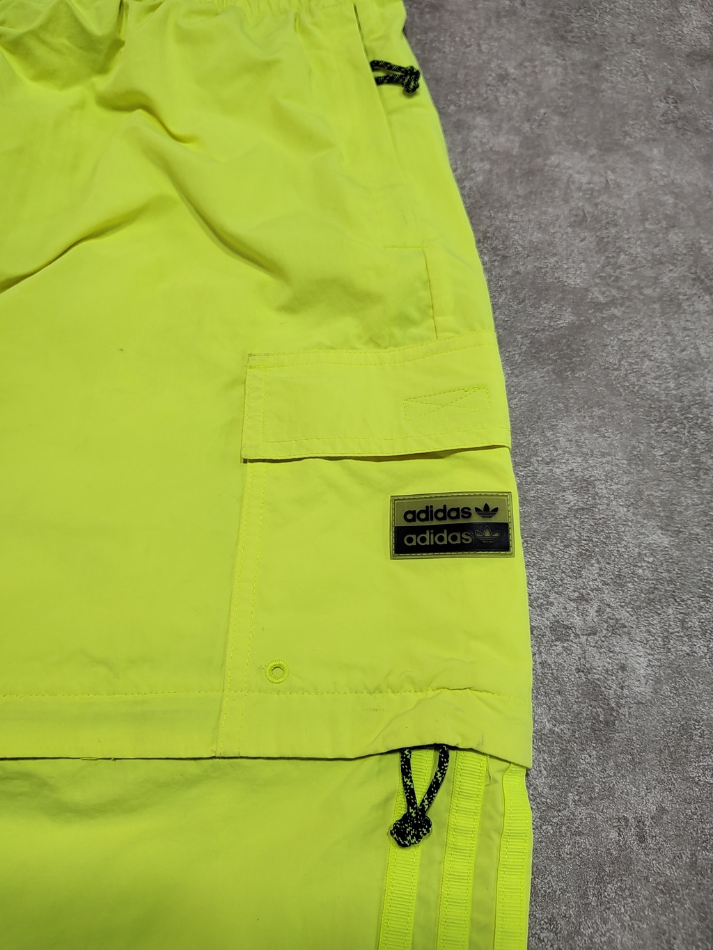 Pantalon Adidas originals Desmontable talle XL SKU P200