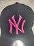 Gorra MLB New Era Ajustable Yankees Negro y Rosa SKU V229 + - comprar online