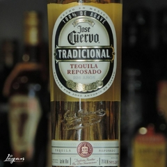 Tequila Jose Cuervo Reposado 695ml - comprar online