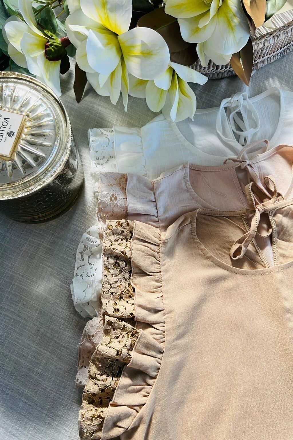 BLUSA SIMIL LINO CON ENCAJE Comprar en Me Buscabas