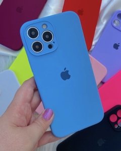 Silicone Case - iPhone 13 Pro - Fechada Embaixo E Na Câmera - Azul