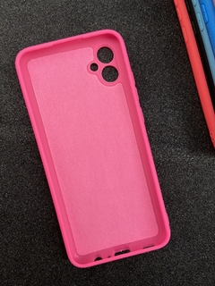 Case Veludo - Samsung A05 - Com proteção na câmera - Pink - comprar online