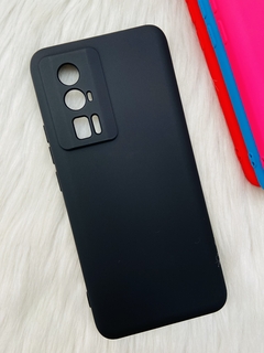 Case Veludo - Xiaomi Poco F5 Pro - Com Proteção Na Câmera - Preto