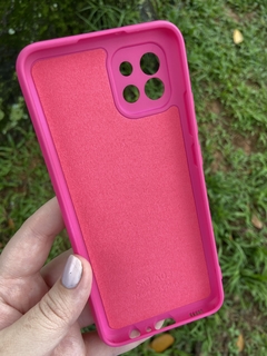 Case Veludo - Samsung A03 - Com proteção na câmera - Rosa Barbie - comprar online