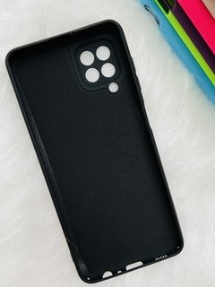 Case Veludo - Samsung M32 - Com proteção na câmera - Preto - comprar online
