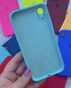Silicone Case - iPhone XR - Fechada Embaixo E Na Câmera - Turquesa - comprar online