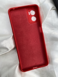 Case Veludo - Motorola E22 - Com proteção na câmera - Vermelho - comprar online