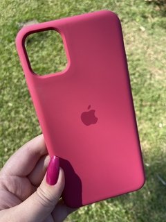 Silicone Case - iPhone 11 Pro Max - Aberta Embaixo - Bordô