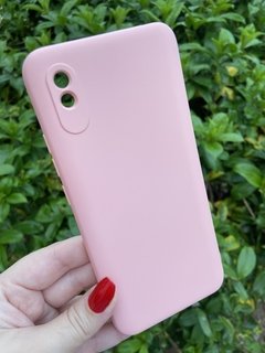 Case Veludo - Xiaomi Redmi 9A / 9I - Com proteção na câmera - Rosa Bebê