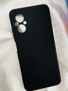 Case Veludo - Xiaomi Poco M5 / Redmi 11 Prime - Com proteção na câmera - Preto