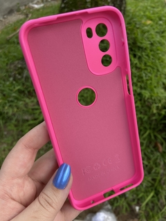 Case Veludo - Motorola G41 / G42 - Com proteção na câmera - Pink - comprar online