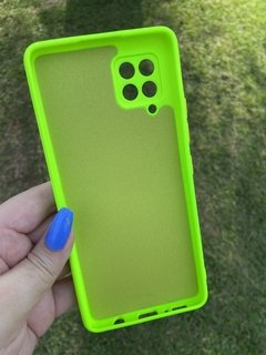 Case Veludo - Samsung A42 - Verde Neon - comprar online