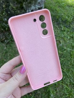 Case Veludo - Samsung S21 FE - Com Proteção Na Câmera - Rosa Bebê - comprar online