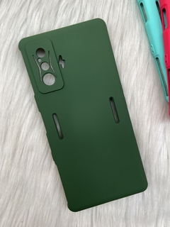 Case Veludo - Xiaomi Poco F4 GT - Com Proteção Na Câmera - Verde Escuro
