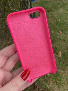 Silicone Case - iPhone 5 / iPhone 5s / iPhone SE - Aberta Embaixo - Pink - comprar online