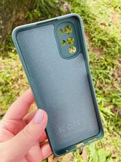 Case Veludo - Motorola G22 - Com proteção na câmera - Verde Escuro - comprar online