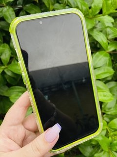 Case Clutch 3 em 1 - iPhone 13 Pro Max - Com Aro Frontal - Verde Neon - comprar online