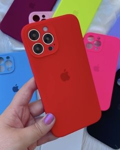 Silicone Case - iPhone 13 Pro Max - Fechada Embaixo E Na Câmera - Vermelho