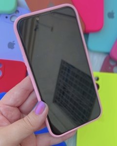 Silicone Case - iPhone 13 - Fechada Embaixo E Na Câmera - Rosa Bebê - comprar online