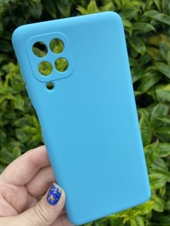 Case Veludo - Samsung M62 - com proteção na câmera - Azul Claro
