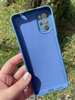 Case Veludo - Motorola G22 - Com proteção na câmera - Azul Acinzentado - comprar online
