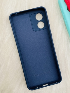 Case Veludo - Motorola E13 - Com proteção na câmera - Azul Marinho - comprar online
