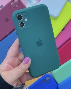 Silicone Case - iPhone 11 - Fechada Embaixo E Na Câmera - Verde Escuro