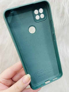 Case Veludo - Xiaomi Redmi 9C - Com Proteção Na Câmera - Verde Escuro - comprar online