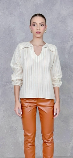 blusa decote V listrada com entremeio vazado - comprar online
