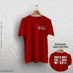 CAMISETA THAT'S JUST THE WAY WE ROLL - JONAS BROTHERS na internet
