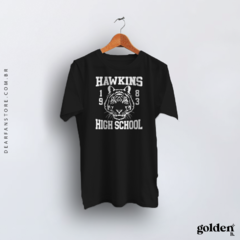 CAMISETA HAWKINS HIGH SCHOOL - ST na internet