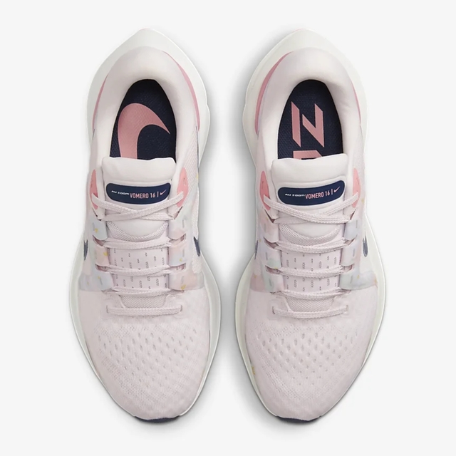 TENIS NIKE AIR ZOOM VOMERO 16 PRM FEMININO ROSA FJ2962 60