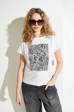 Remera Print Blanco / Ver - comprar online