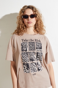 Remera Take The Risk / Ver - Azzaro Lanús