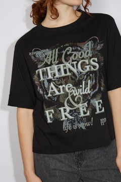 Remera Estampa All Good Things | Ver - Azzaro Lanús