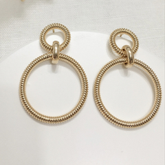 BRINCO ARGOLA ARAMADA DUPLA BANHADA A OURO 18K