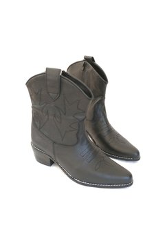 HUMA10 Bota Texana caña corta Negra con costuras en negro - comprar online