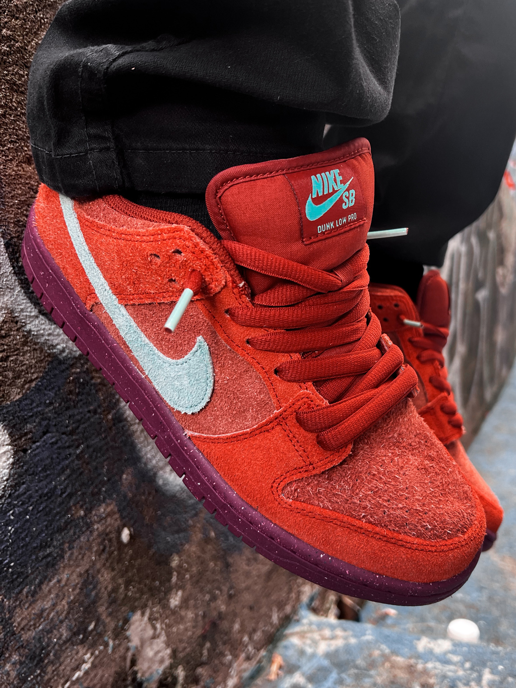 T nis Nike SB Dunk Low Pro Mystic Red Rosewood