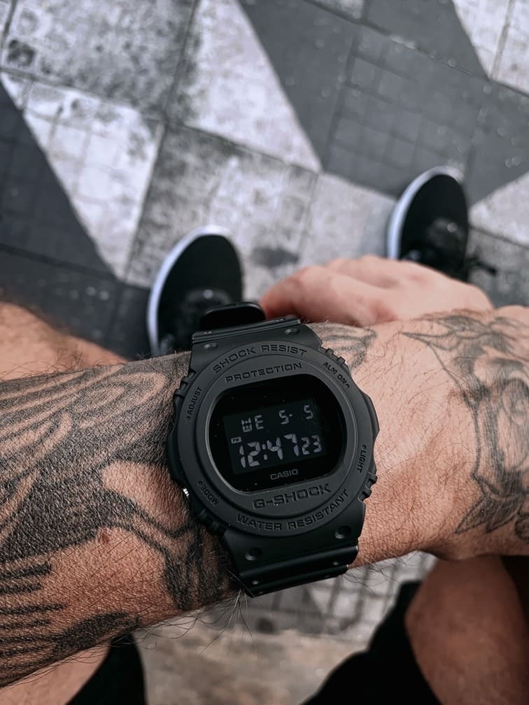 CASIO G-SHOCK  DW-5750E-1BDR