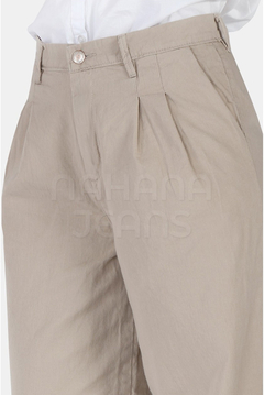 Pantalón sastrero beige en internet