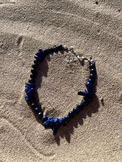 pulseira lápis lazuli esferas e cascalho