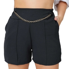 Shorts duna confortável com detalhes de corrente