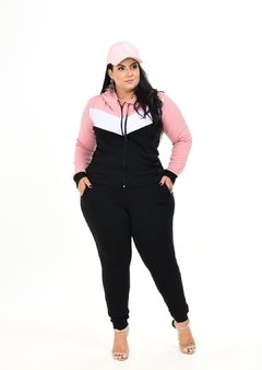 Imagem do Conjunto Plus Size Malha Crepe Blusa Calça Bolso Zíper Capuz