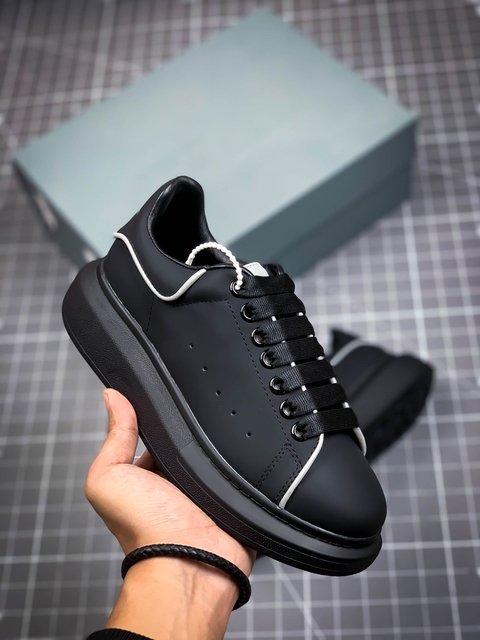 ALEXANDER MCQUEEN REFLECTIVE BLACK/BLACK/WHITE - DAIKAN