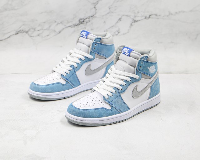 Air Jordan 1 Retro High OG 'Hyper Royal' - DAIKAN